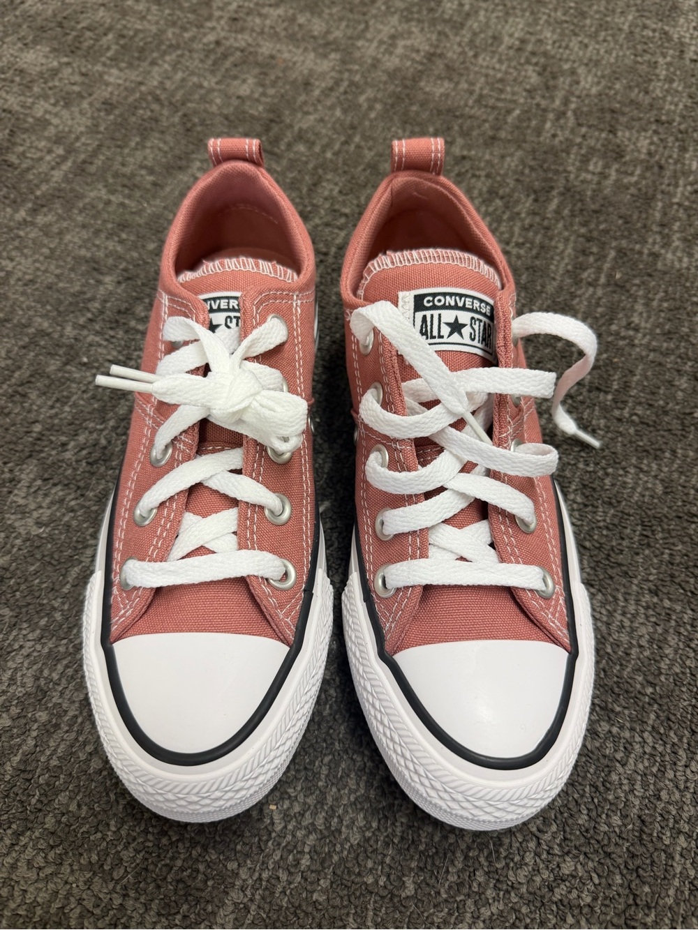 Ladies Low Top Converse Size 5
